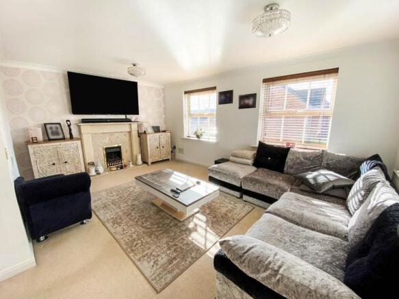 LivingRoom.JPG