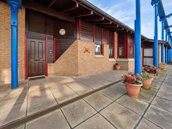 18 Braehead Methven Walk Dundee-1.jpg