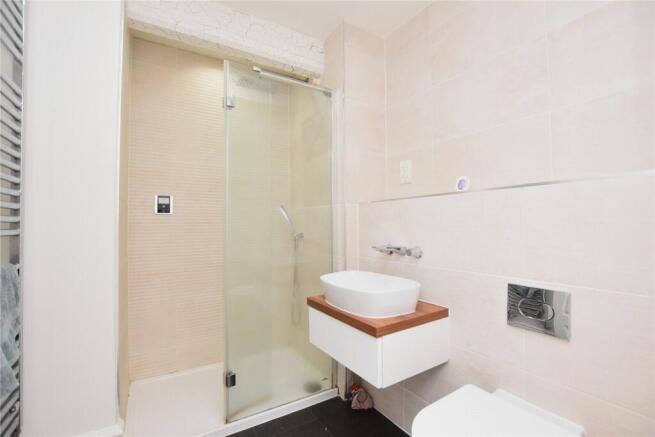 2 bed Apartment for sale Image 12