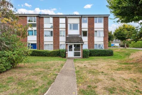 Tennyson Close, Royston, SG8