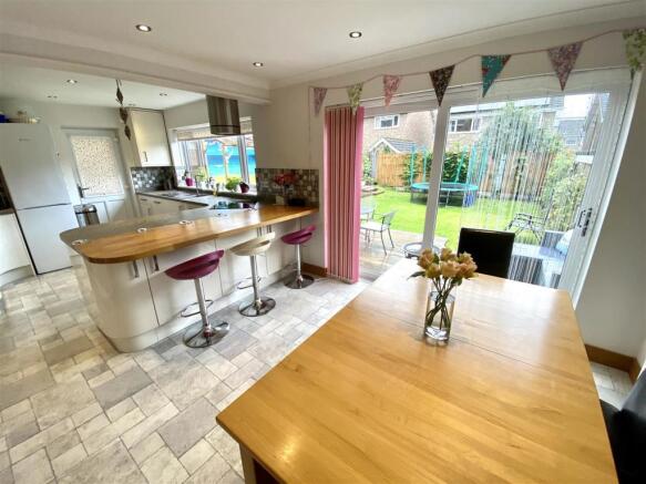 3 Oakfield Kitchen I 3.jpeg