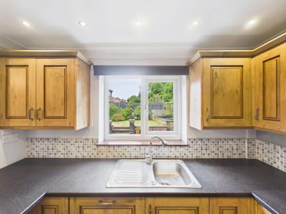 3 bed Semi-Detached for sale Image 8