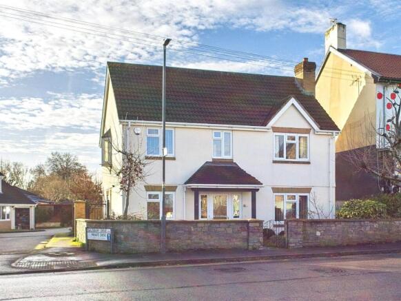 1 - 4 Bed Detached House for Auction, Downend.jpg