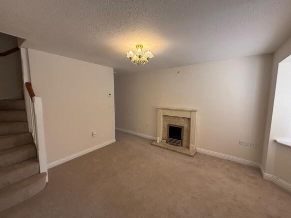 2 bed Terraced to rent Image 4