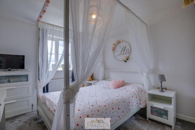 4 bed Detached for sale Image 12