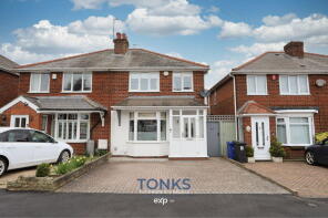 20, Garland Crescent, Halesowen B62 9NJ
