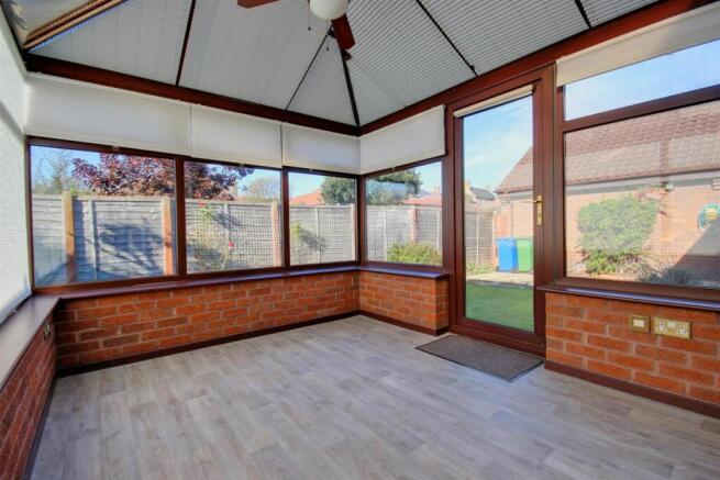 3 bed House to rent Image 10