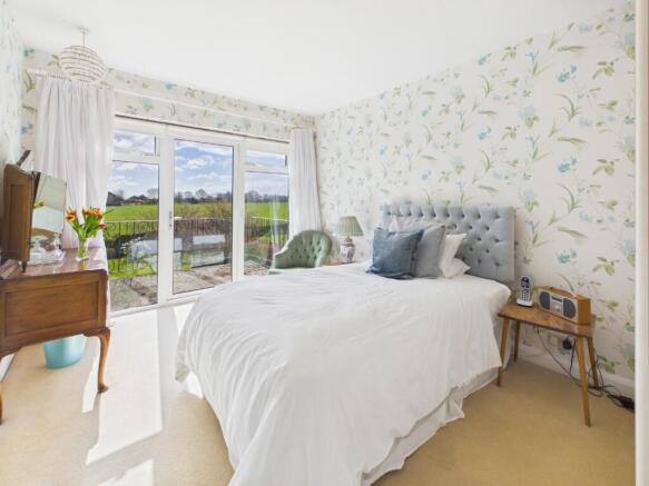 4 bed Detached for sale Image 7