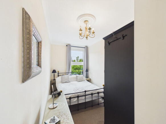 4 bed Terraced for sale Image 12