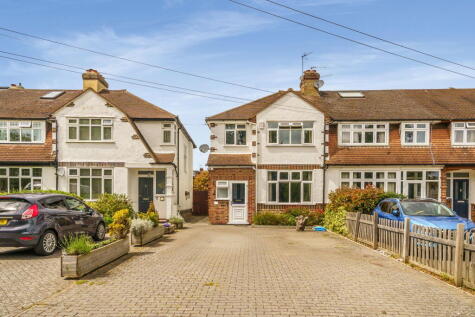 Green Lanes, Epsom, KT19 9TN