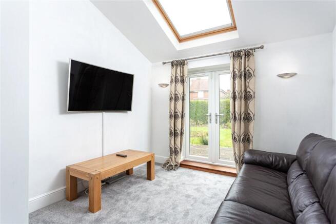 3 bed Semi-Detached for sale Image 7