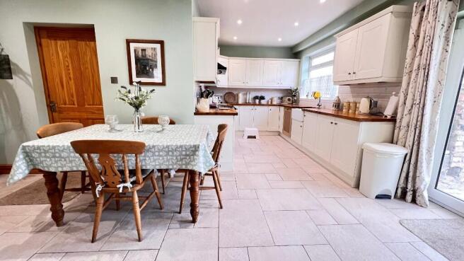 Fitted Kitchen/Diner