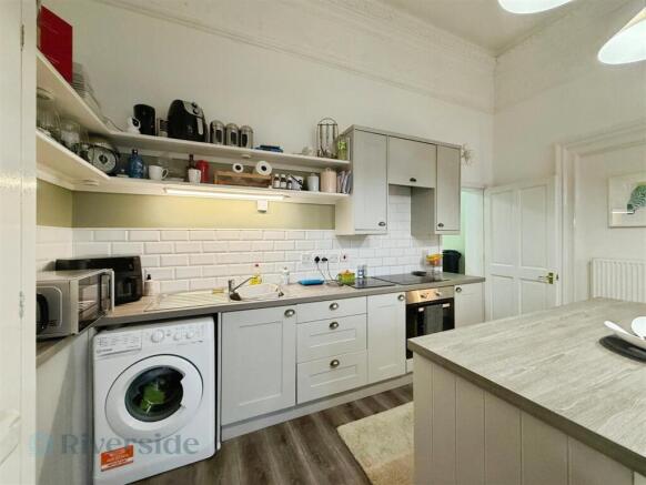 2 bed Apartment for sale Image 8