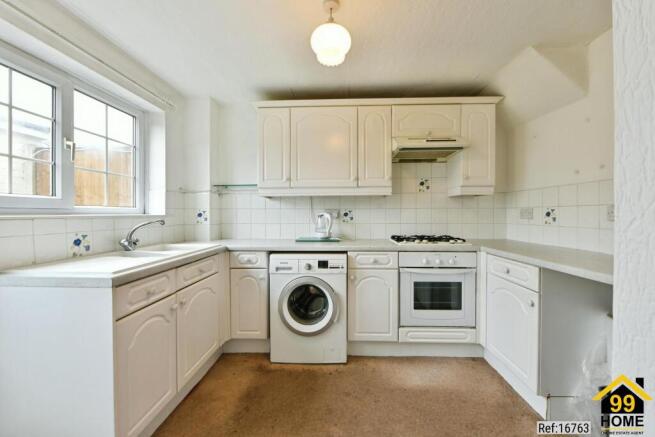 3 bed Semi-Detached for sale Image 12