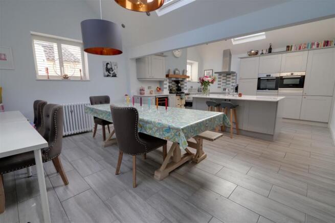 Dining Room.jpg