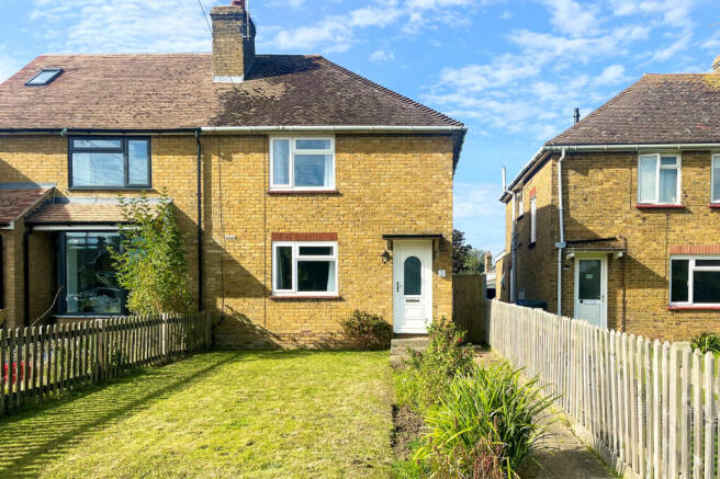 3 bed semi-detached house to rent Callaways Lane,