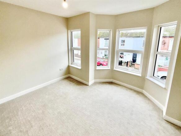Bedroom 1.jpg