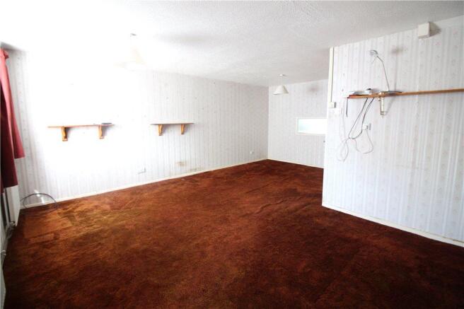 Lounge/Dining Area