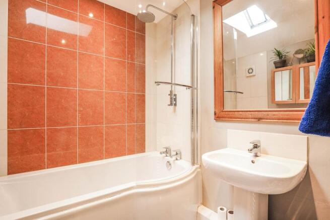En-suite Bathroom On