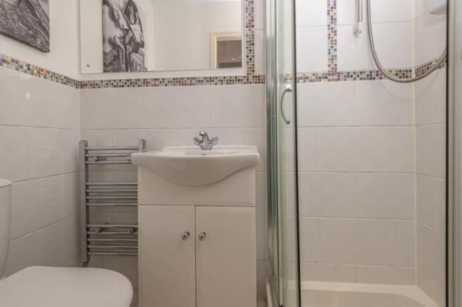 27 - 19 Marsland Court BD19 4QQ