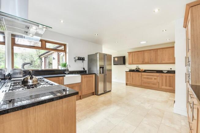 Kitchen/Breakfast...