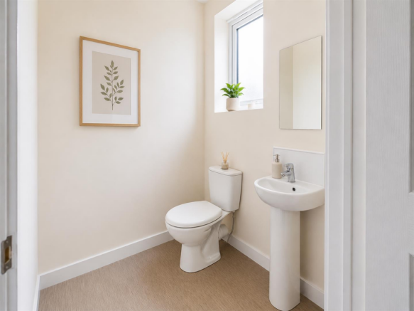 3 bed Semi-Detached for sale Image 8