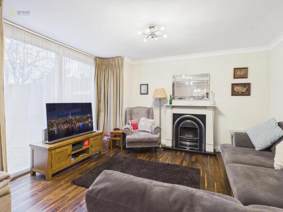 cam05459g0pr0107still033