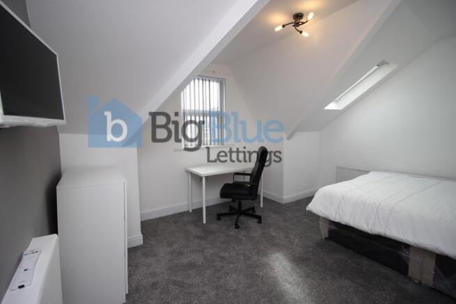 5 bed Terraced to rent Image 4