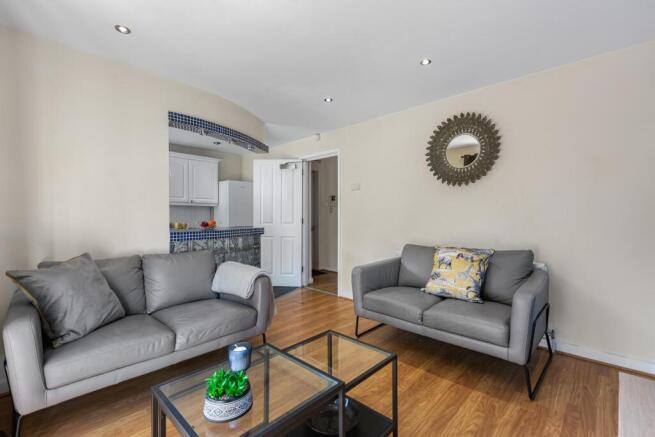1 bed Flat to rent Image 5