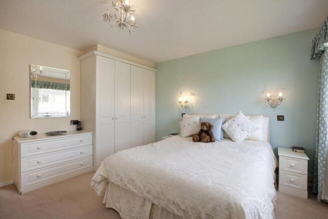 Bedroom 1 (2)