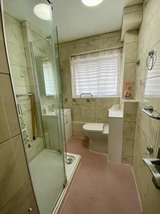 Bathroom1.jpg