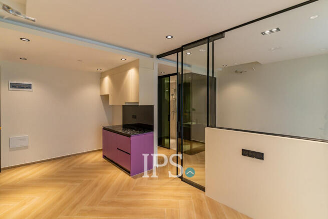 21st Floor 1 Bedroom Condo (Type C1) Resale - Time Square 306, BKK1, Phnom Penh