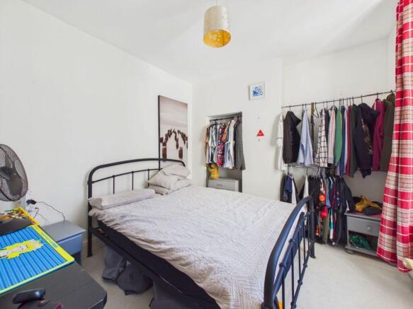 2 bed Flat for sale Image 6