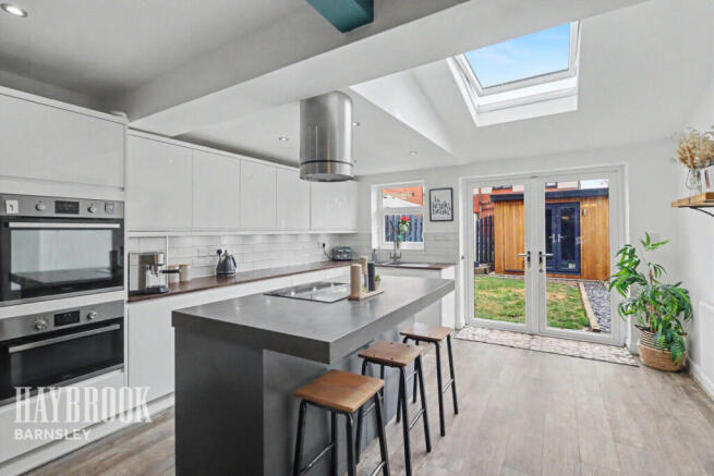 3 bed Semi-Detached for sale Image 4