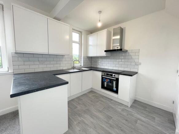 3 bed House to rent Image 4