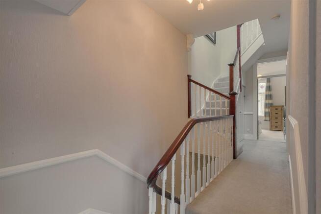 Landing (1st Floor)