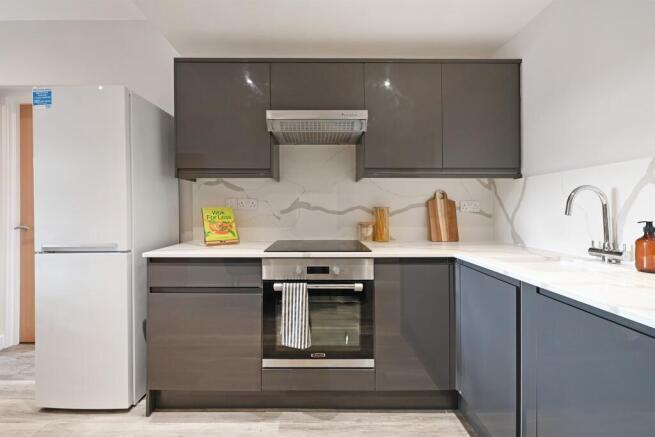 2 bed Apartment to rent Image 5