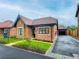 83, Russell Road, Toddington LU5 6QE