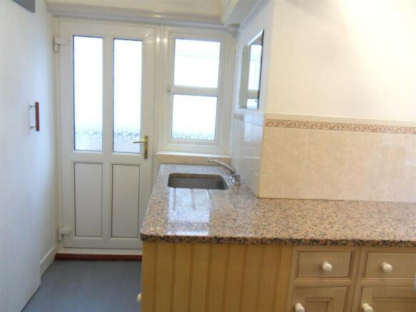kitchen2.JPG