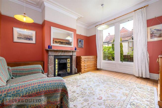 5 bed Semi-Detached for sale Image 11