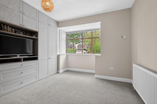 5 bed Detached for sale Image 7