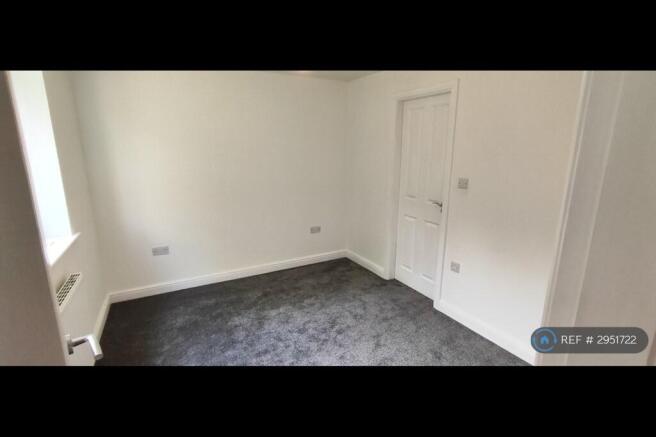 4 bed Terraced to rent Image 8