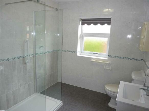 SHOWER ROOM