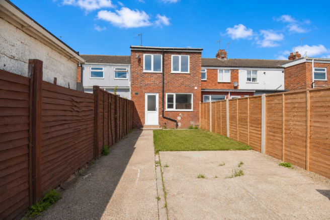 3 bed Terraced for sale Image 4