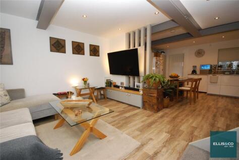 Compton Close, Golders Green, NW11