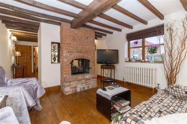 LOUNGE/DINING ROOM