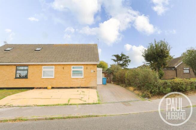 2-bed semi-detached on Wheatacre Drive, Corton, NR32, £240,000