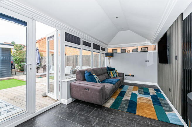 4 bed Detached for sale Image 6