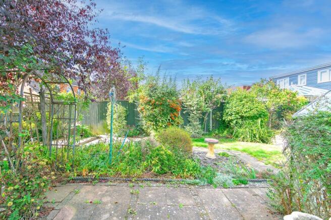 Manorfields Road, Old Stratford, MK19 photo 4