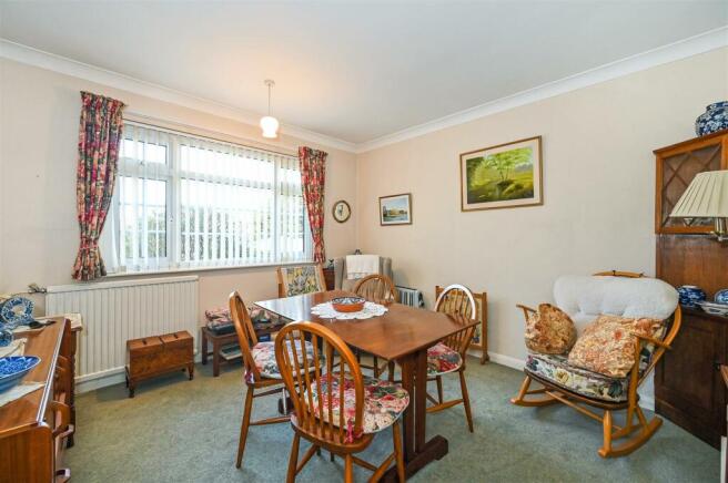 Bed/Dining Room